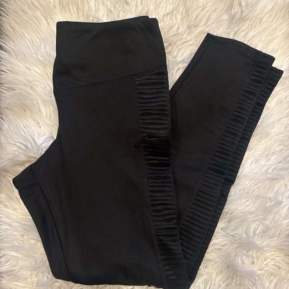 Tahari Sport Black Leggings with Ribbed Accents